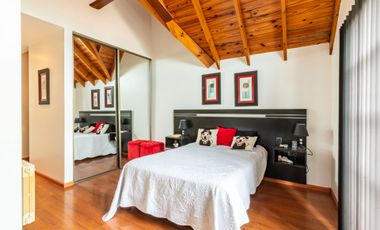 CASA VENTA MONTEGRANDE 4 AMB PARQUE Y PILETA