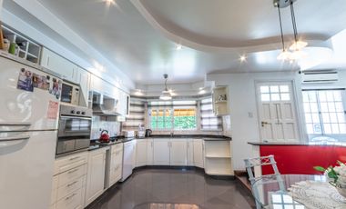 CASA VENTA MONTEGRANDE 4 AMB PARQUE Y PILETA