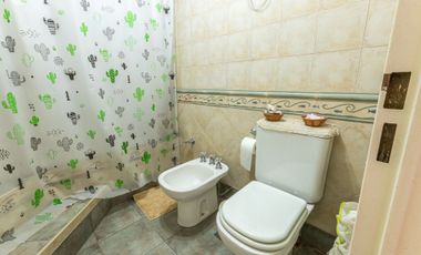CASA VENTA MONTEGRANDE 4 AMB PARQUE Y PILETA
