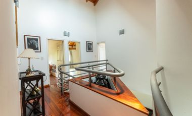 CASA VENTA MONTEGRANDE 4 AMB PARQUE Y PILETA