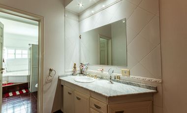 CASA VENTA MONTEGRANDE 4 AMB PARQUE Y PILETA