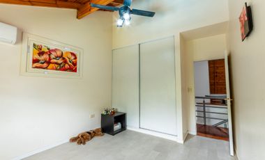 CASA VENTA MONTEGRANDE 4 AMB PARQUE Y PILETA