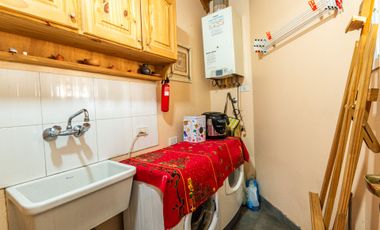 CASA VENTA MONTEGRANDE 4 AMB PARQUE Y PILETA