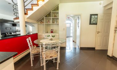 CASA VENTA MONTEGRANDE 4 AMB PARQUE Y PILETA