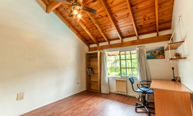 CASA VENTA MONTEGRANDE 4 AMB PARQUE Y PILETA