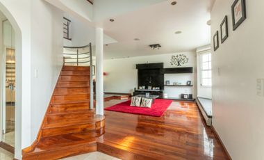 CASA VENTA MONTEGRANDE 4 AMB PARQUE Y PILETA