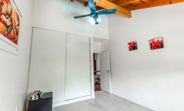 CASA VENTA MONTEGRANDE 4 AMB PARQUE Y PILETA