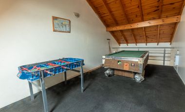 CASA VENTA MONTEGRANDE 4 AMB PARQUE Y PILETA