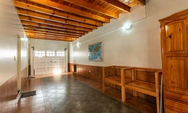 CASA VENTA MONTEGRANDE 4 AMB PARQUE Y PILETA