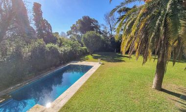 Venta Casa Exclusiva en La Horqueta - 1528 m2