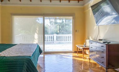 Venta Casa Exclusiva en La Horqueta - 1528 m2