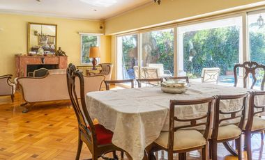 Venta Casa Exclusiva en La Horqueta - 1528 m2