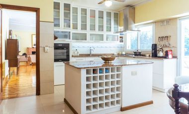 Venta Casa Exclusiva en La Horqueta - 1528 m2
