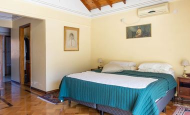Venta Casa Exclusiva en La Horqueta - 1528 m2