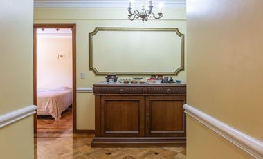 Venta Casa Exclusiva en La Horqueta - 1528 m2