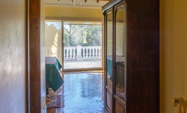 Venta Casa Exclusiva en La Horqueta - 1528 m2