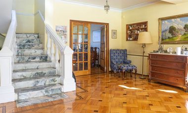 Venta Casa Exclusiva en La Horqueta - 1528 m2