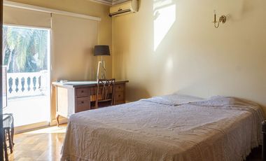 Venta Casa Exclusiva en La Horqueta - 1528 m2