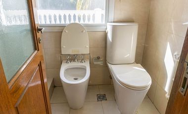Venta Casa Exclusiva en La Horqueta - 1528 m2