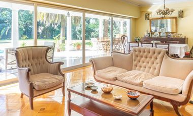 Venta Casa Exclusiva en La Horqueta - 1528 m2