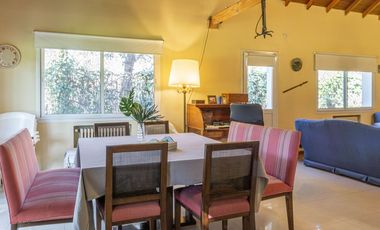 Venta Casa Exclusiva en La Horqueta - 1528 m2