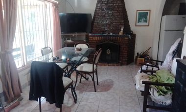 SE VENDE  CASAQUINTA   MAS DPTO EN LAGUNA DE LOBOS