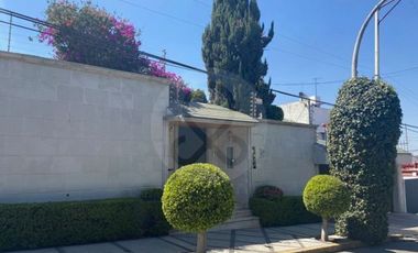Casa en venta en Lomas de Tecamachalco