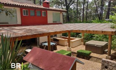 Casa en condominio boscoso de Avándaro.