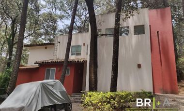 Casa en condominio boscoso de Avándaro.