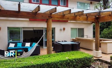 Casa en condominio boscoso de Avándaro.