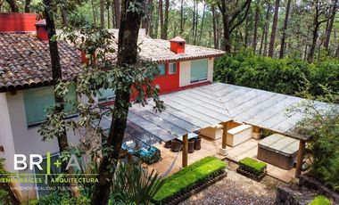 Casa en condominio boscoso de Avándaro.