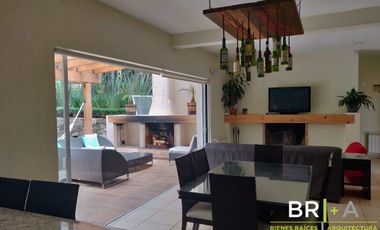 Casa en condominio boscoso de Avándaro.