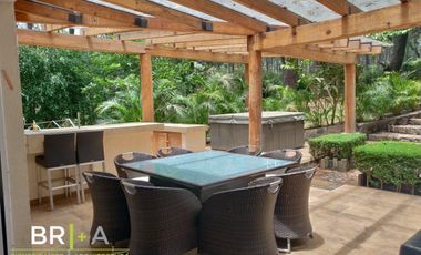 Casa en condominio boscoso de Avándaro.