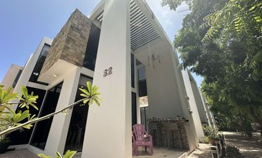 VILLA AMUEBLADA CON PANELES SOLARES  EN VENTA EN TELCHAC PUERTO, YUCATÁN.
