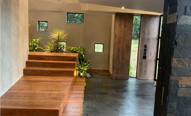 Venta de Casa Campestre en El Alto de las Palmas