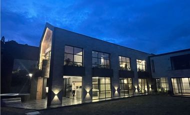Venta de Casa Campestre en El Alto de las Palmas