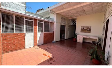 Casa con locales comerciales en venta Barrio El Centro Palmira Valle