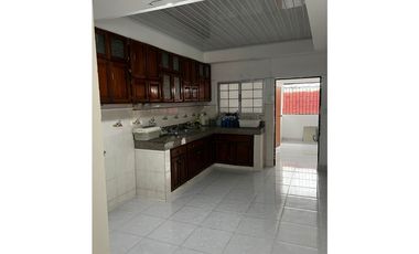 CASA EN VENTA EN EL AREA DE LOCERIA