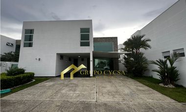 CASA EN VENTA EN COSTA SUR PH COSTA ESMERALDA