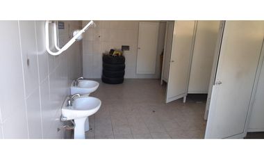 Importante y Único Predio-Galpón 900 m2 a min de Circunvalación