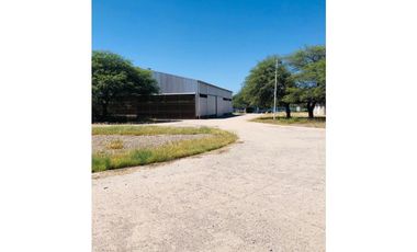 Importante y Único Predio-Galpón 900 m2 a min de Circunvalación