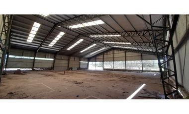 Importante y Único Predio-Galpón 900 m2 a min de Circunvalación