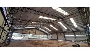 Importante y Único Predio-Galpón 900 m2 a min de Circunvalación