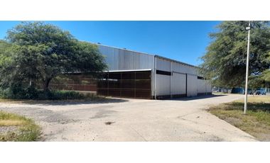 Importante y Único Predio-Galpón 900 m2 a min de Circunvalación