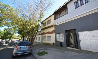VENTA CASA VILLA LUGANO C/COCH IMPECABLE PERMUTA