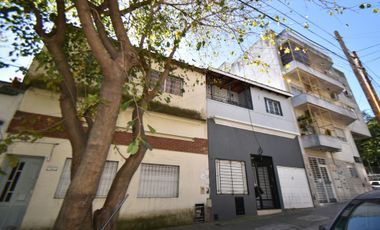 VENTA CASA VILLA LUGANO C/COCH IMPECABLE PERMUTA