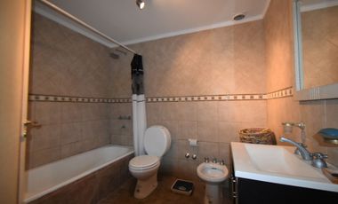VENTA CASA VILLA LUGANO C/COCH IMPECABLE PERMUTA
