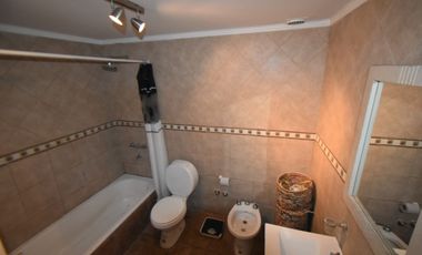 VENTA CASA VILLA LUGANO C/COCH IMPECABLE PERMUTA