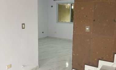 Casa tres niveles en fraccionamiento privado. Puerta de Hierro, Monterrey. Lista para habitar