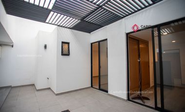Casa Para oficinas ó notaría en Chapalita una planta, en esquina